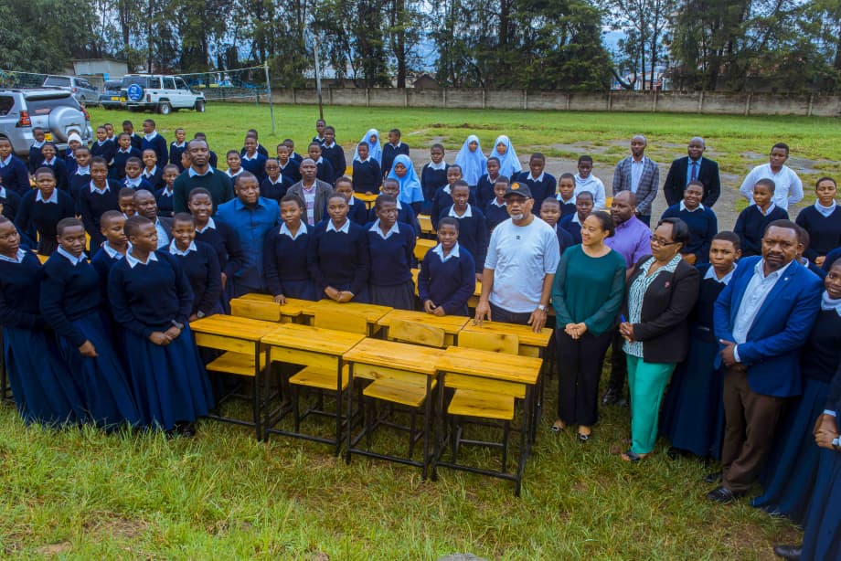 JIJI LA MBEYA WANAFUNZI HAWATOKAA CHINI TUTAPELEKA MADAWATI SHULE ZOTE